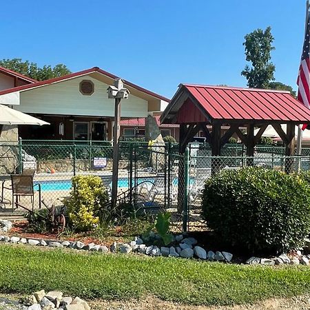 Bay Springs Country Inn & Marina Centre Exterior photo