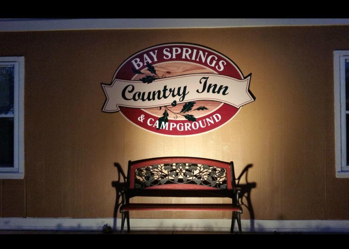 Bay Springs Country Inn & Marina Centre Exterior photo